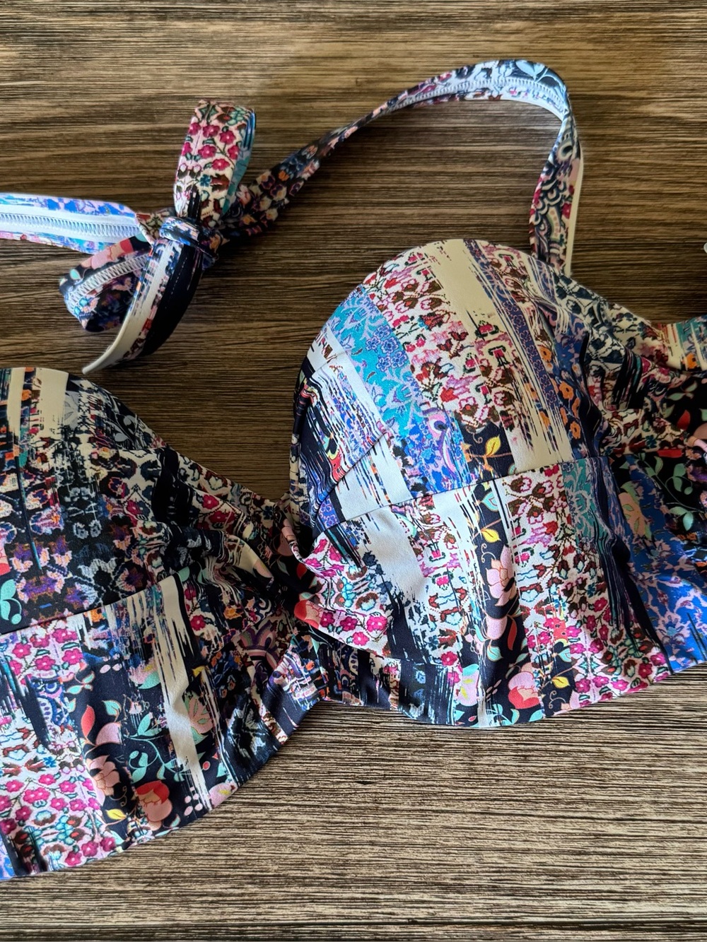 Sunseeker Woman's Padded Bikini Top 38D NWT Blue Multi Pattern Underwire